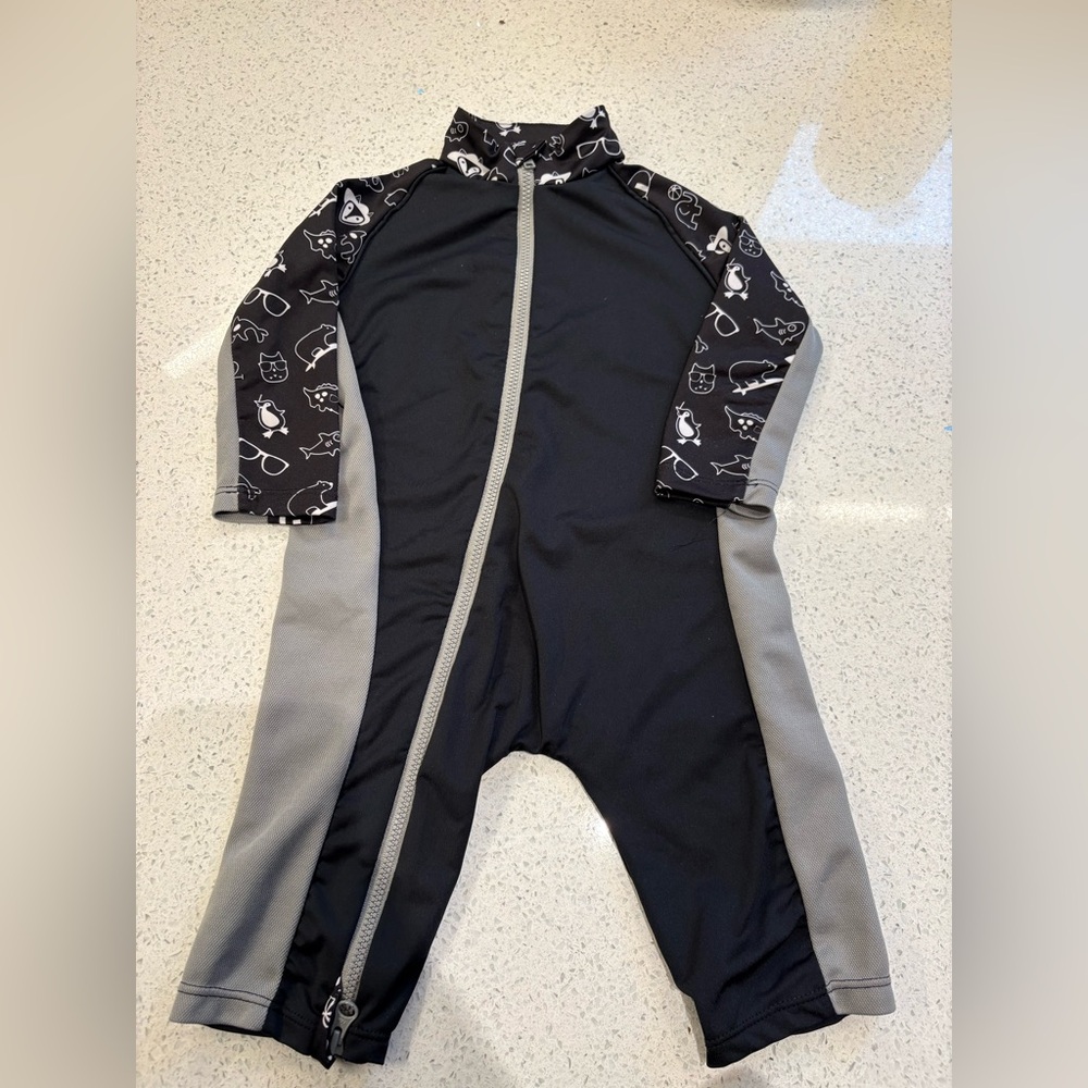 Stonz Sun Suit Swimsuit Size 0-6 - chemical-free, UPF 50 fabric - Black